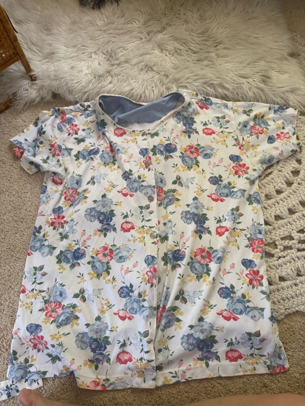 Vintage Floral Button-Front Short Sleeve Top - Blue & Pink Roses Size XL